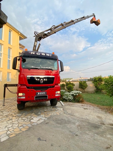 Shitet truckTypes.undefined Tirana 70000€