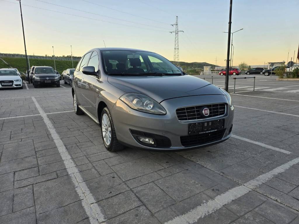 Shitet Fier 2700€