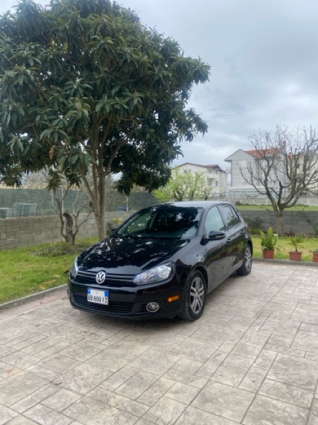 Shitet Tirana 8000€
