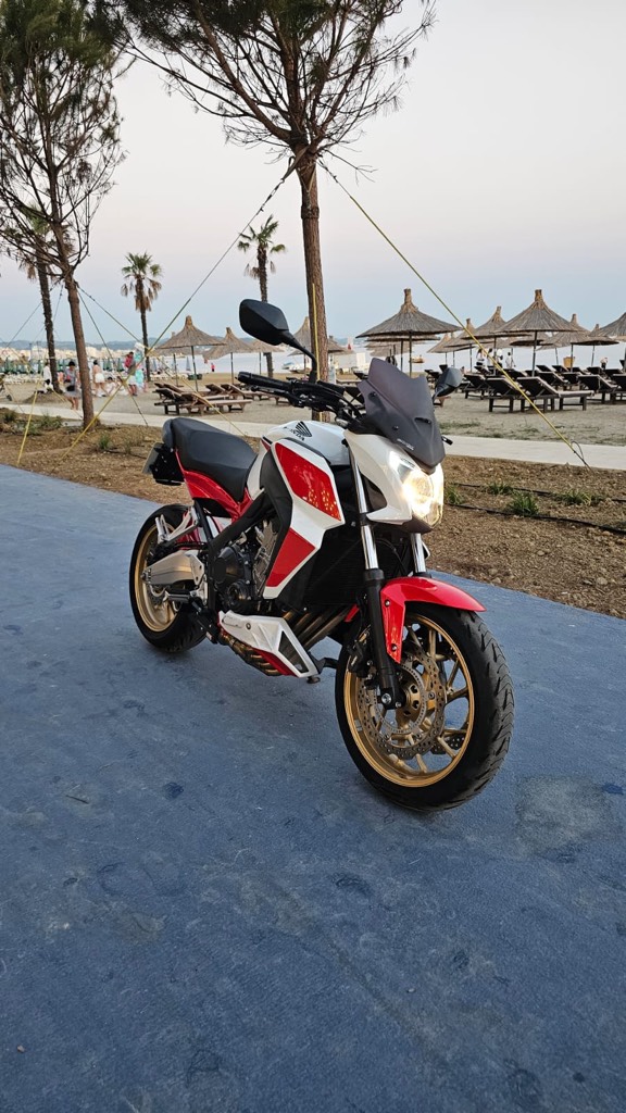 ➡️Cb 650cc
➡️Vito 2015
➡️Klm 22.000
➡️Marmit Extrra
➡️Dogane e paguar
➡️Gjendje perfekte
